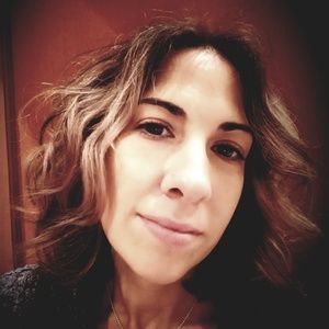 Meet your Posher, Monique